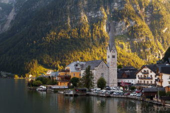 kirche österreich am see in den bergen